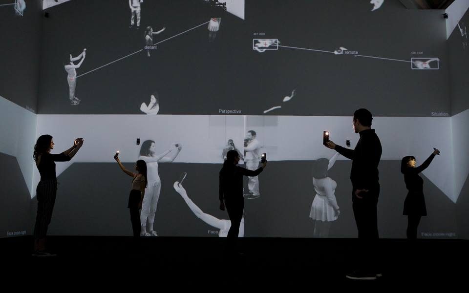 نمایشگاه از سلفی تا بیانِ شخصی در گالری ساعتچی لندن